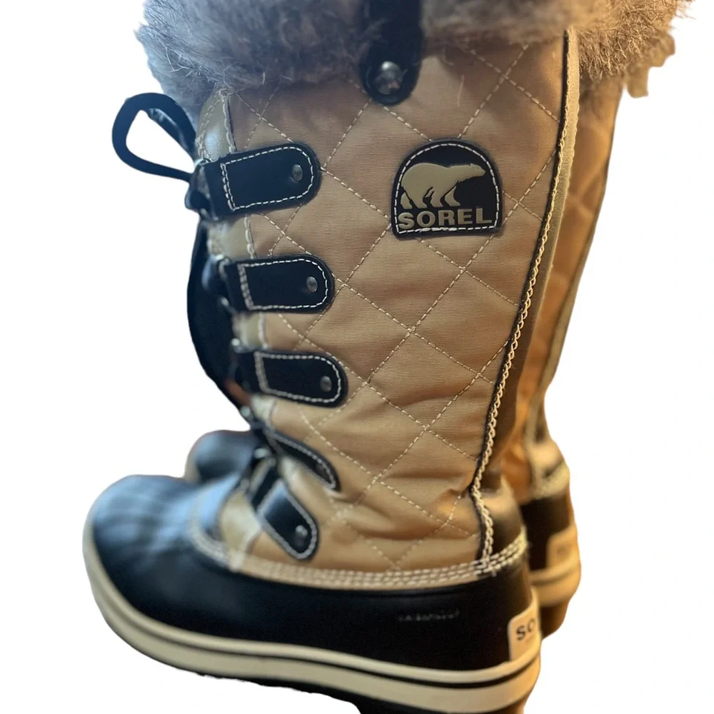 Sorel “Joan of the Arctic” tall winter boots. Size 6